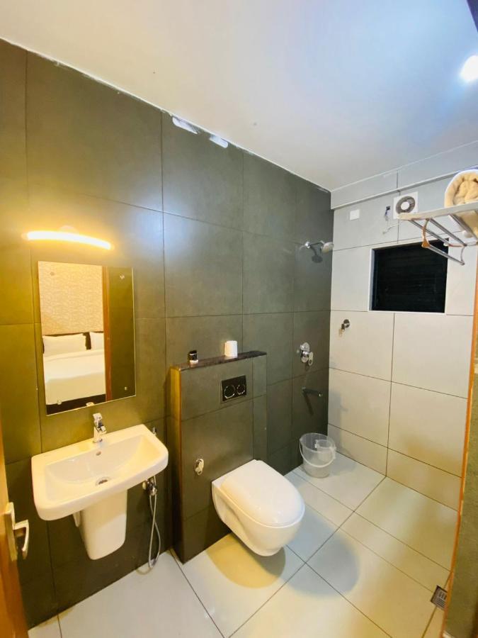 Hotel Nujoom Rooms & Apartments Kochi المظهر الخارجي الصورة